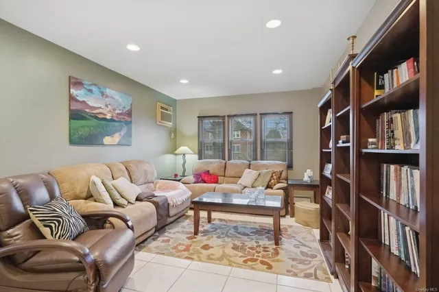 $1,124,999 | 32 Harvard Avenue, Hewlett, NY 11557