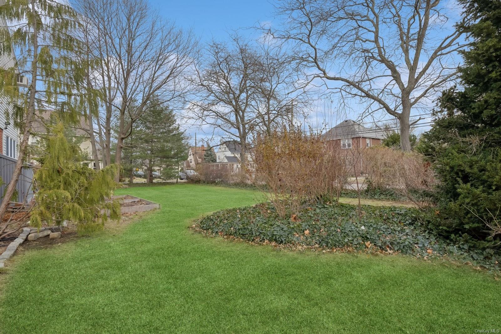 32 Harvard Avenue Hewlett, NY 11557 - Photo 33 of 42 View of yard