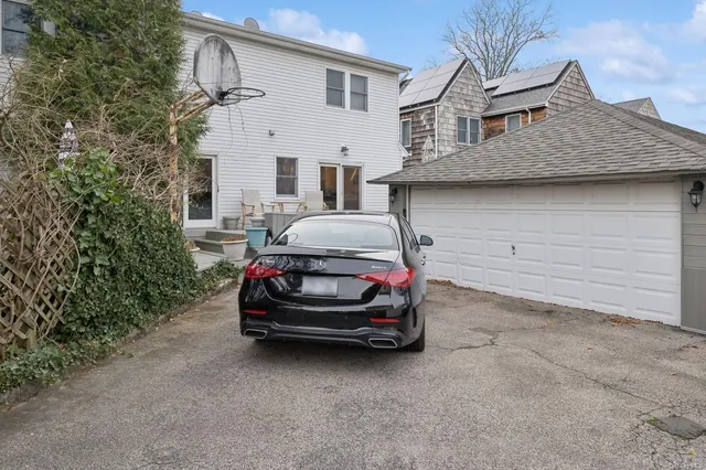 $1,124,999 | 32 Harvard Avenue, Hewlett, NY 11557