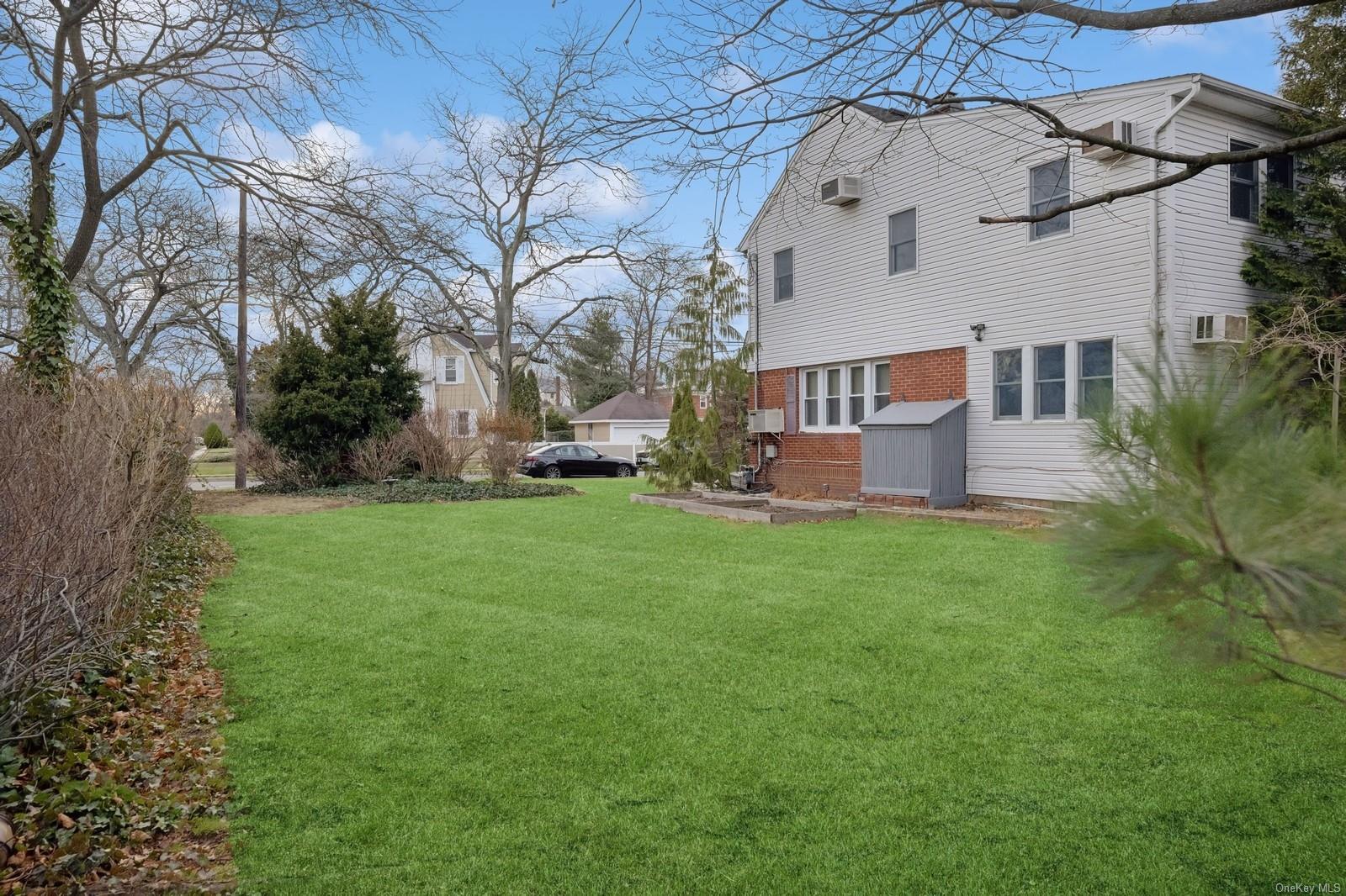 32 Harvard Avenue Hewlett, NY 11557 - Photo 40 of 42 View of yard