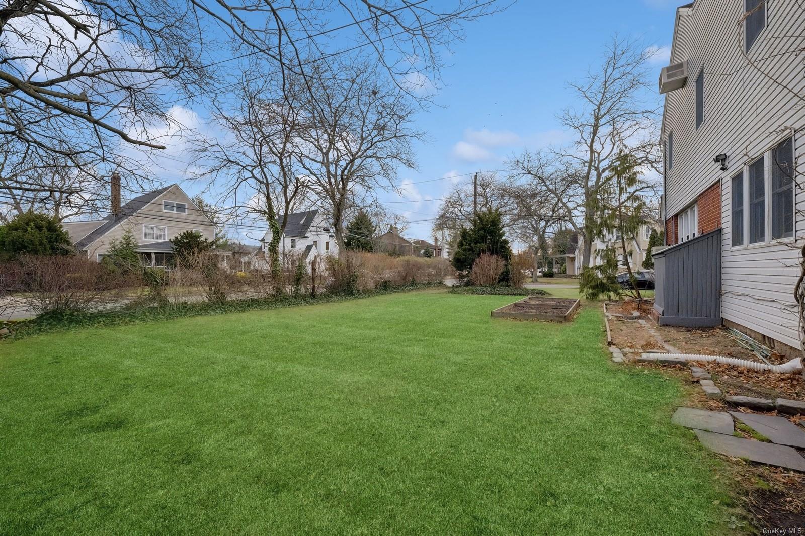 32 Harvard Avenue Hewlett, NY 11557 - Photo 42 of 42 View of yard