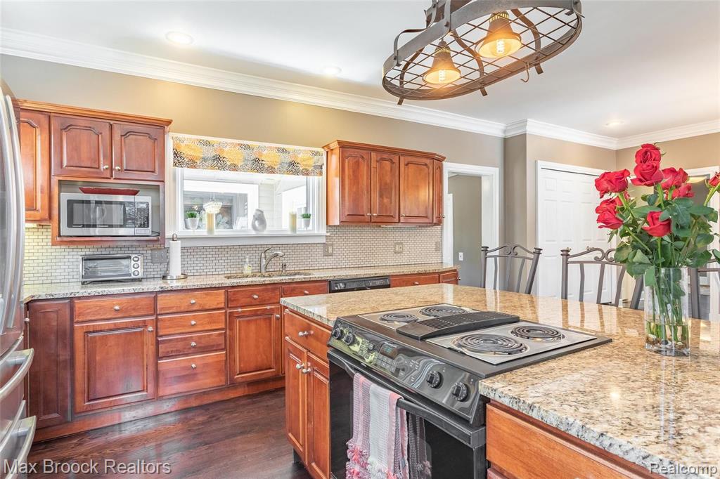 18277 Beverly Road Beverly Hills, MI 48025 - Photo 20 of 44