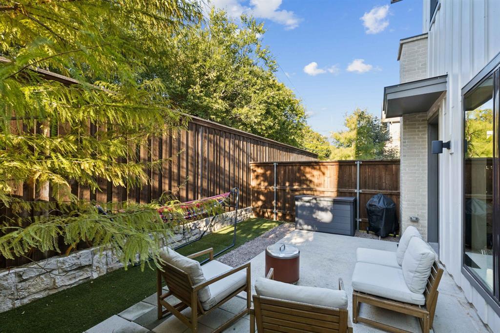 2291 Rook Drive Dallas, TX 75211 - Photo 23 of 26 a view of a chairs and table in the patio