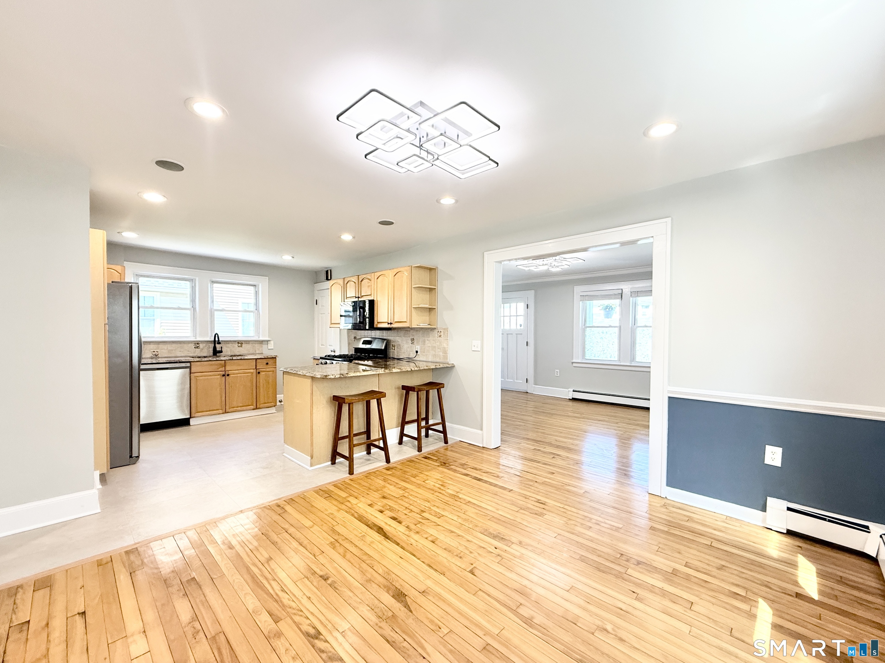 120 Culloden Road Stamford, CT 06902 - Photo 6 of 31