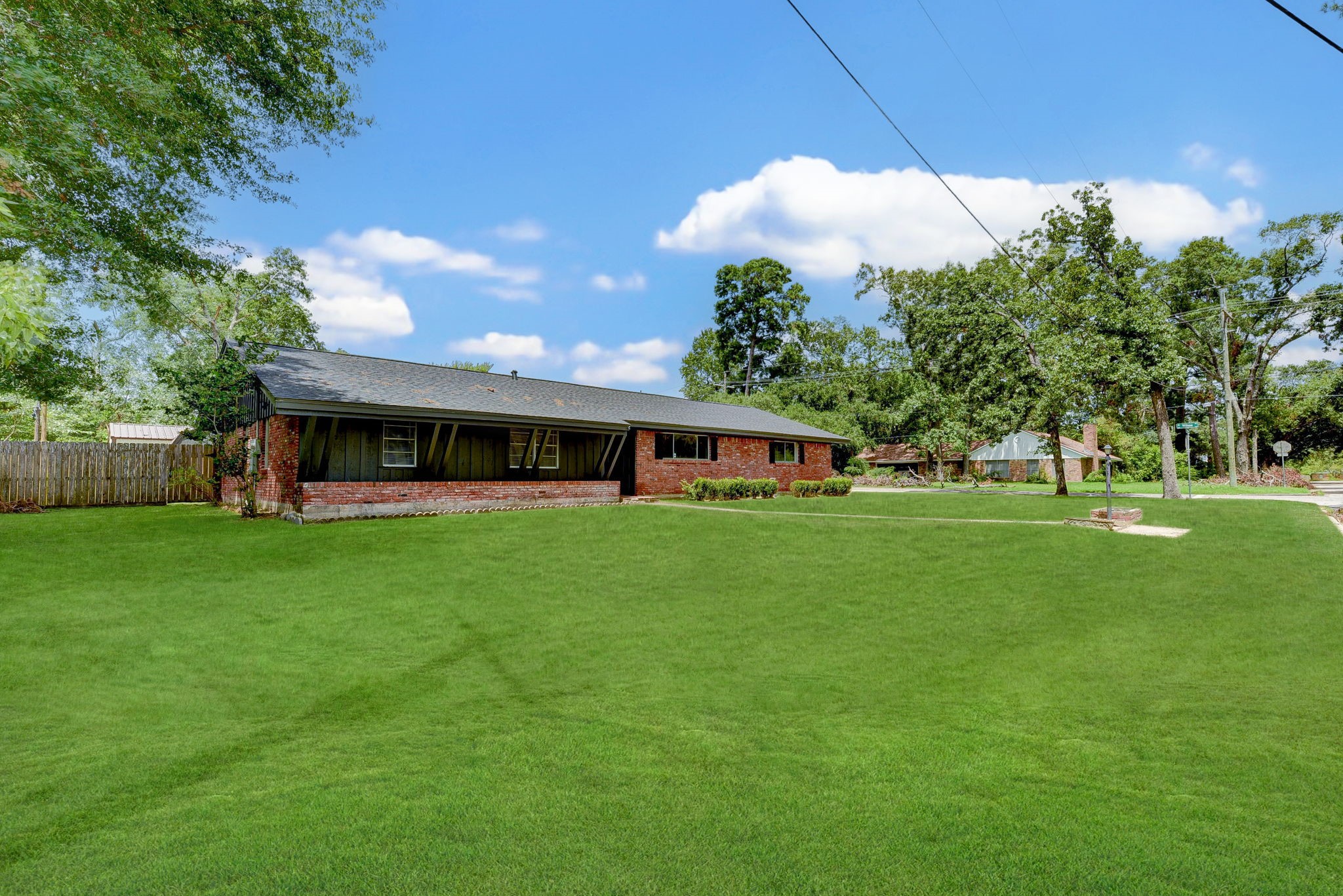 1703 North Roberson Street Conroe, TX 77301 - Photo 9 of 44