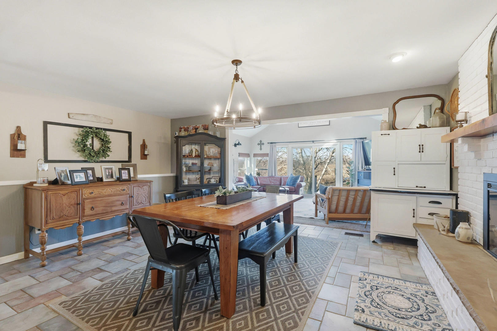 14004 252nd Street West Illinois City, IL 61259 - Photo 22 of 49 a view of a dining room with furniture