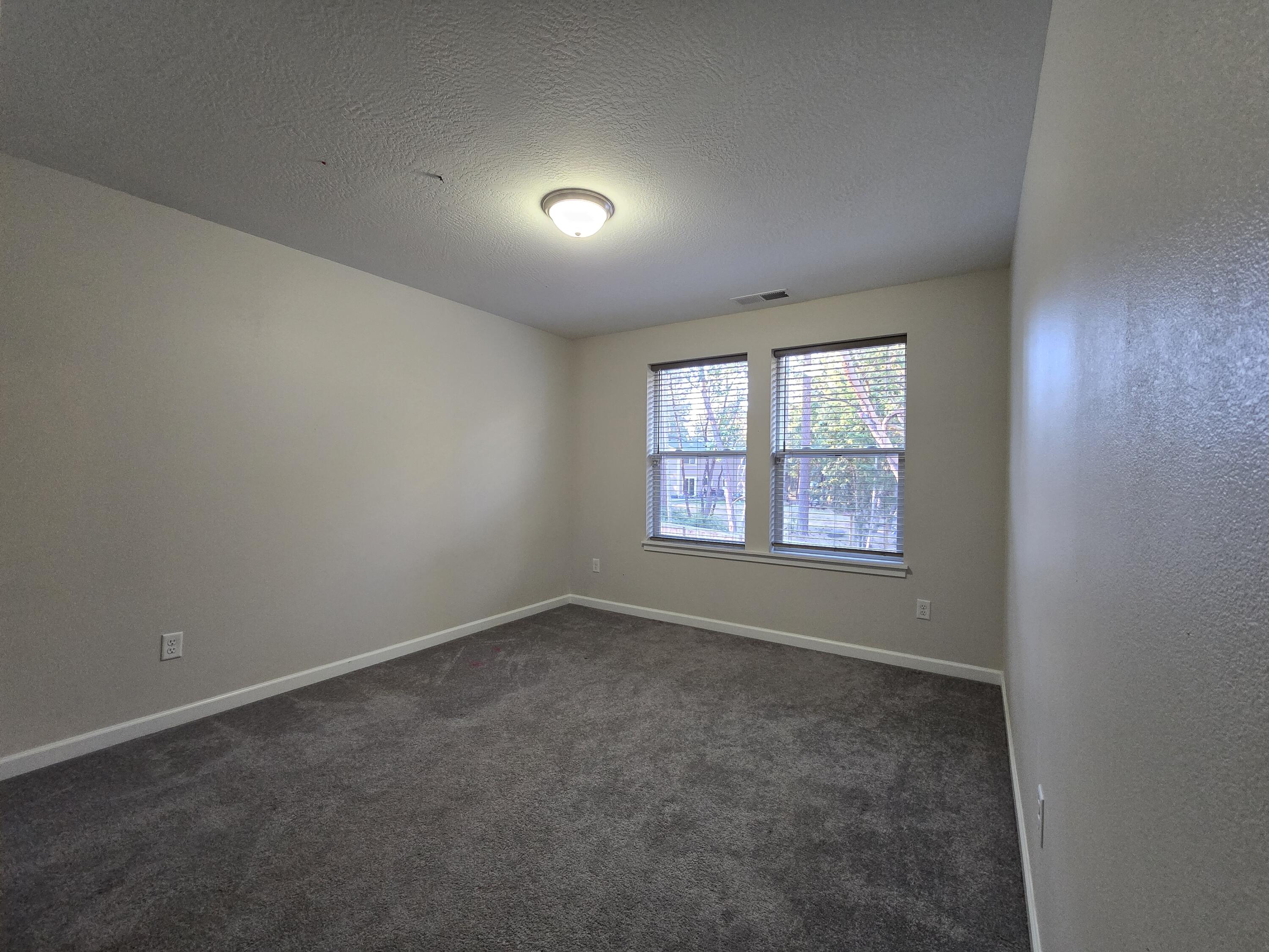 588 Upper Applegate Road Jacksonville, OR 97530 - Photo 44 of 53 Upstairs bedroom 1