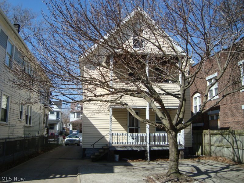 1063 Addison Road Cleveland, OH 44103 - Photo 4 of 12 Gallery Image 4