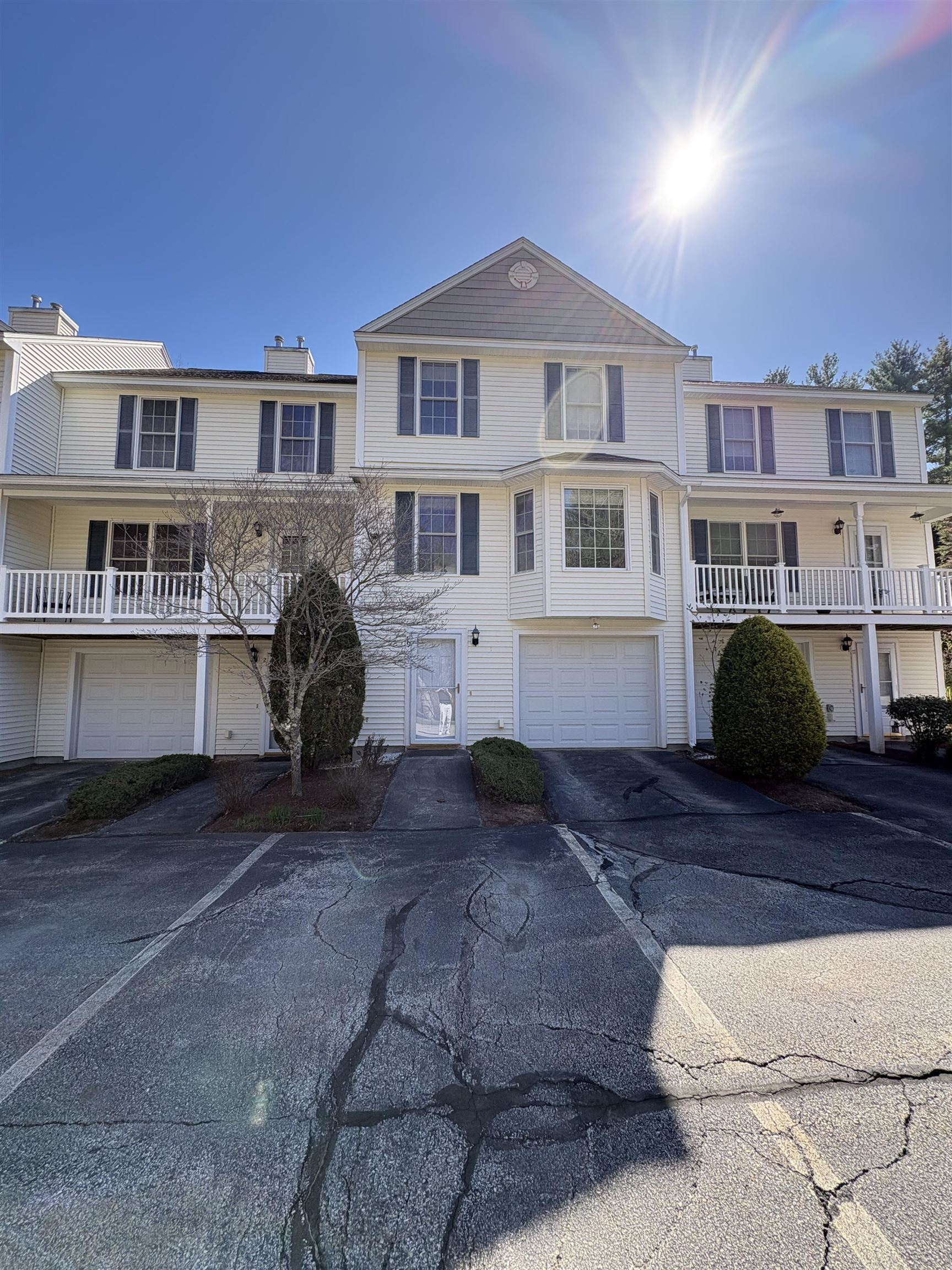 19 Mulberry Lane Amherst, NH 03031 - Photo 3 of 41