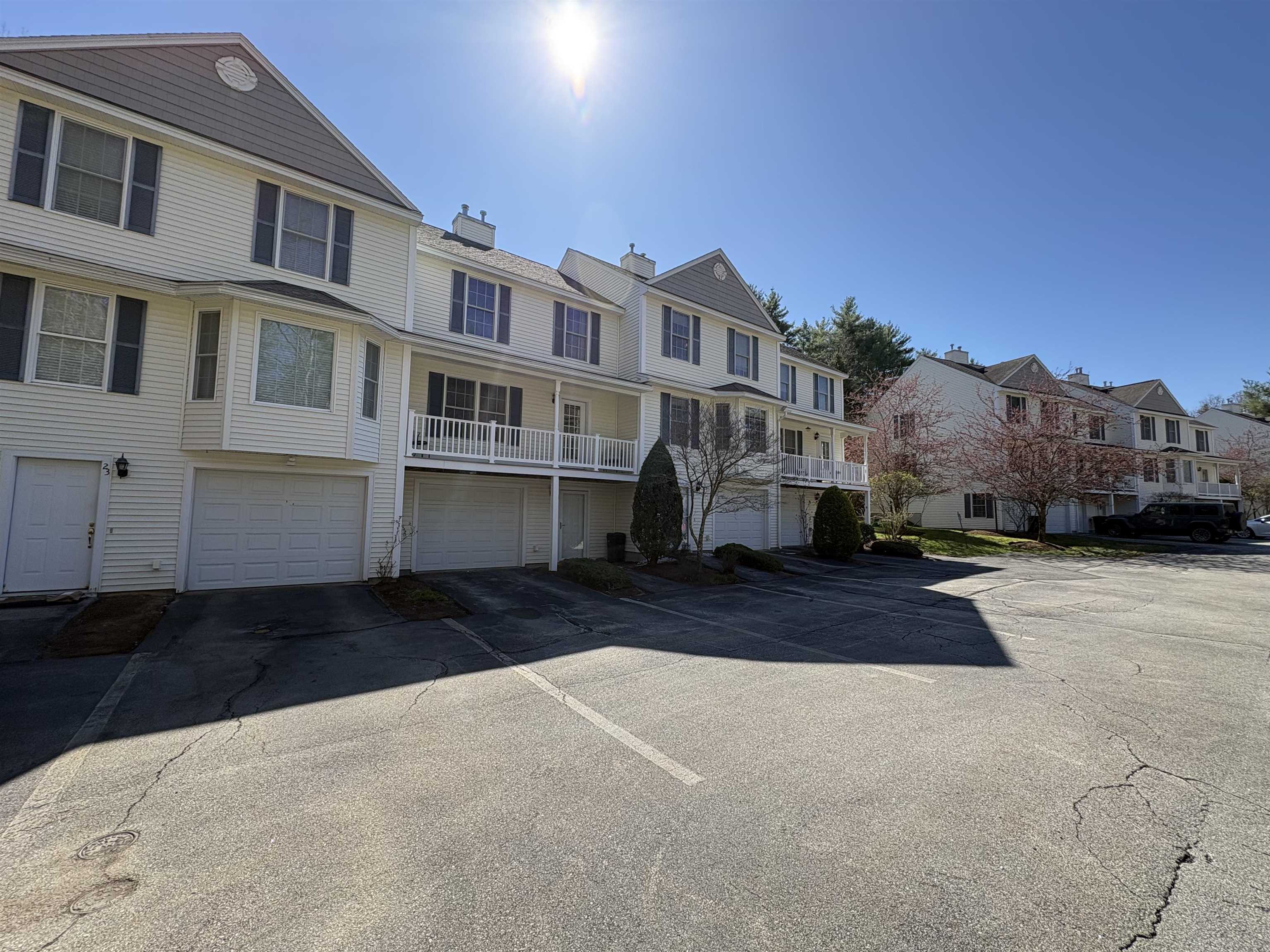 19 Mulberry Lane Amherst, NH 03031 - Photo 4 of 41