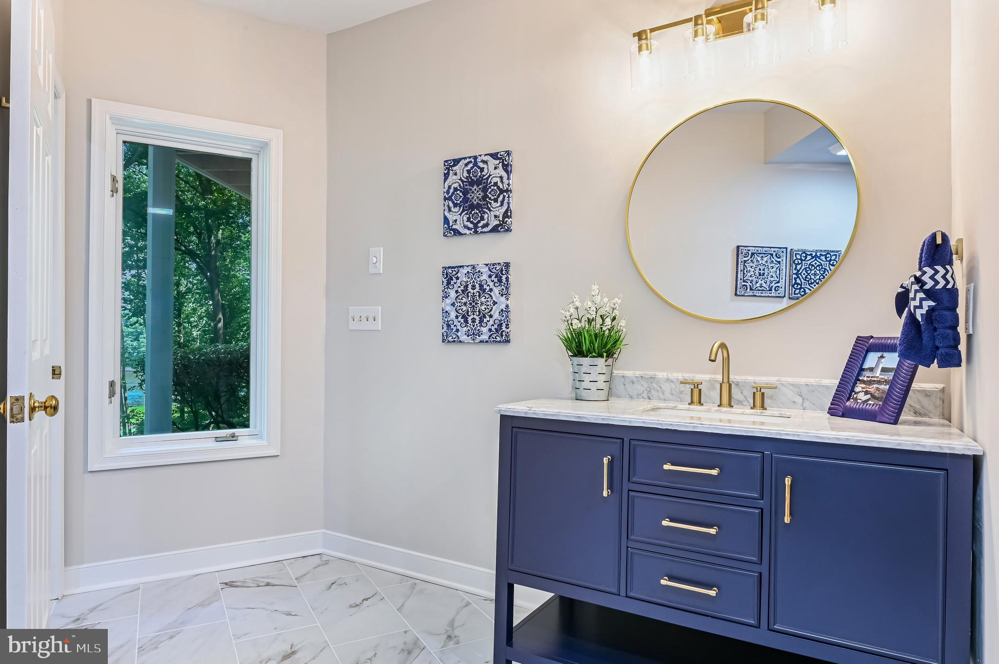 557 Osprey Point Road Crownsville, MD 21032 - Photo 65 of 91 Large Vanity w/ Carrera Marble Top