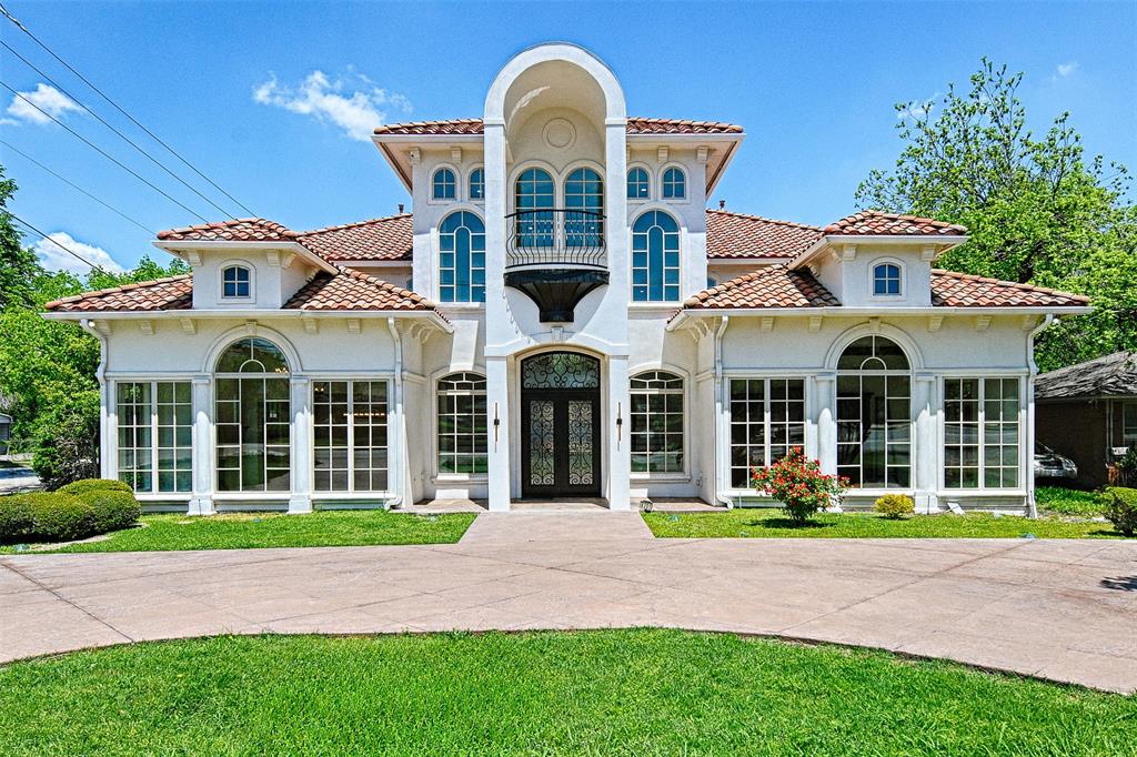 6301 Churchill Way Dallas, TX 75230 - Photo 2 of 40 a front view of school