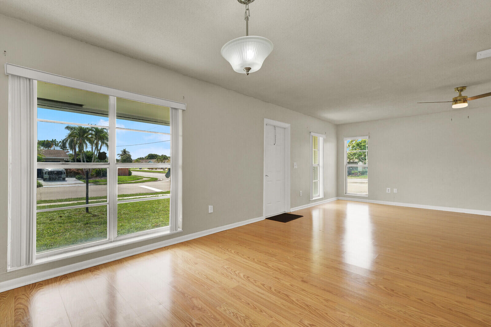 22229 Southwest 65th Terrace Boca Raton, FL 33428 - Photo 7 of 26 10_Image_10_mls