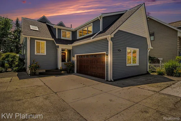 $849,900 | 9577 Dixie Highway, Fair Haven, MI 48023