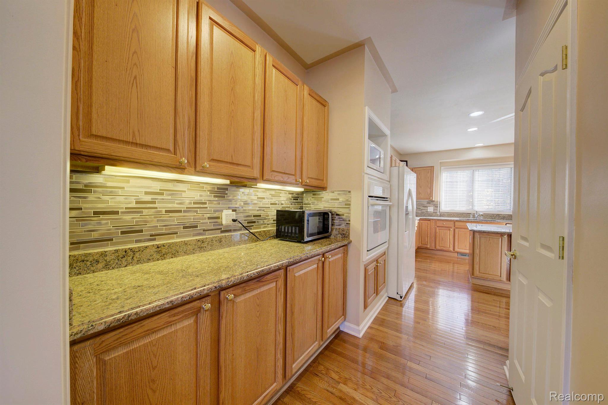 1789 Trinity Road Canton, MI 48187 - Photo 17 of 82 Gallery Image 17
