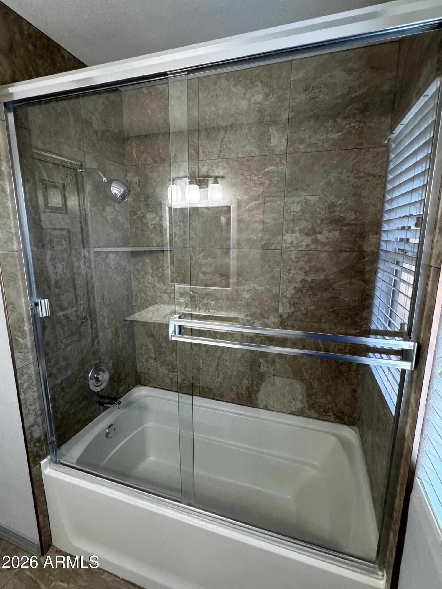 2707 West Irvine Road Phoenix, AZ 85086 - Photo 38 of 40 GuestBath_Irvine