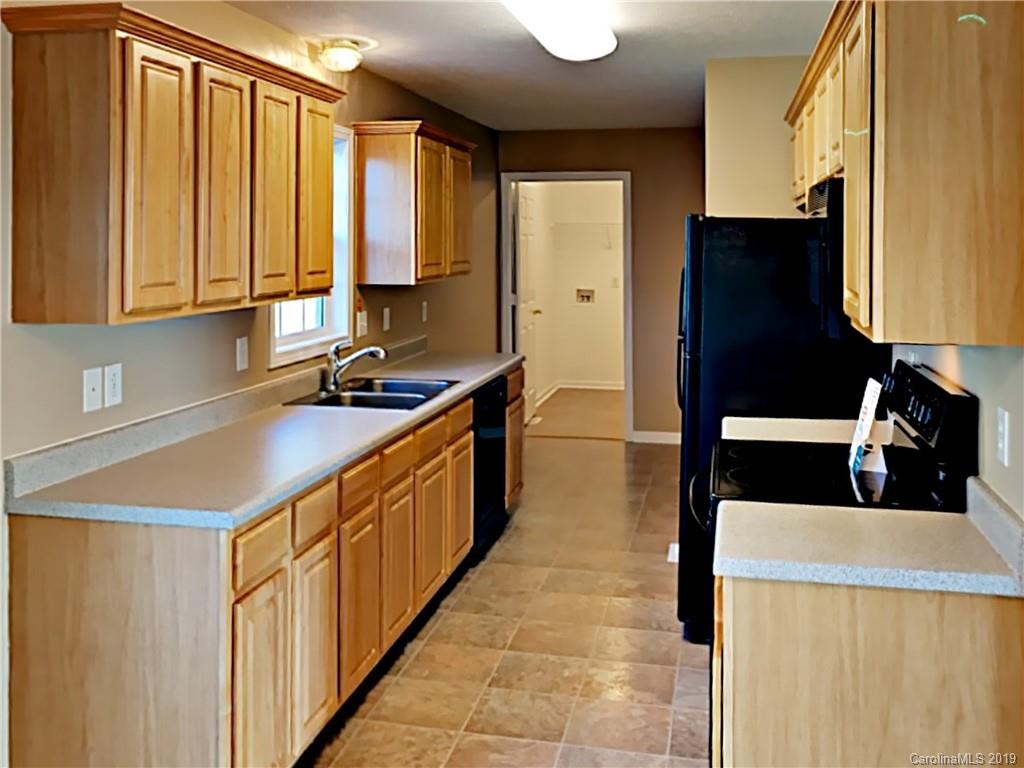 2012 Rocketts Way Newton, NC 28658 - Photo 7 of 18