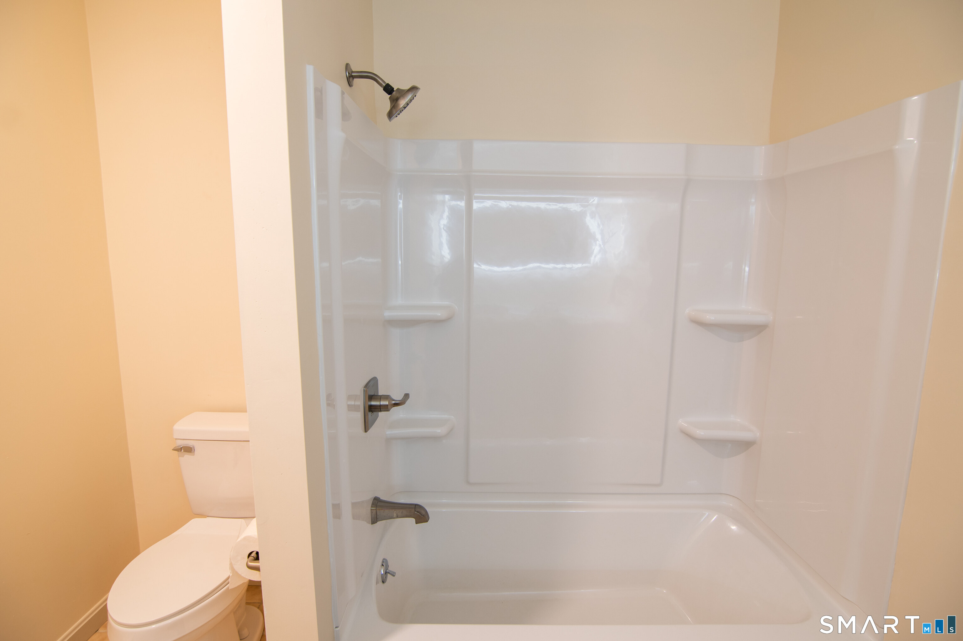 49 Canterbury Road, Unit E Plainfield, CT 06374 - Photo 5 of 18