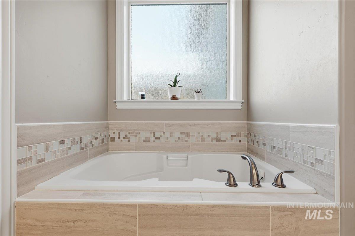 9508 West Ringle Creek Street Star, ID 83669 - Photo 19 of 34