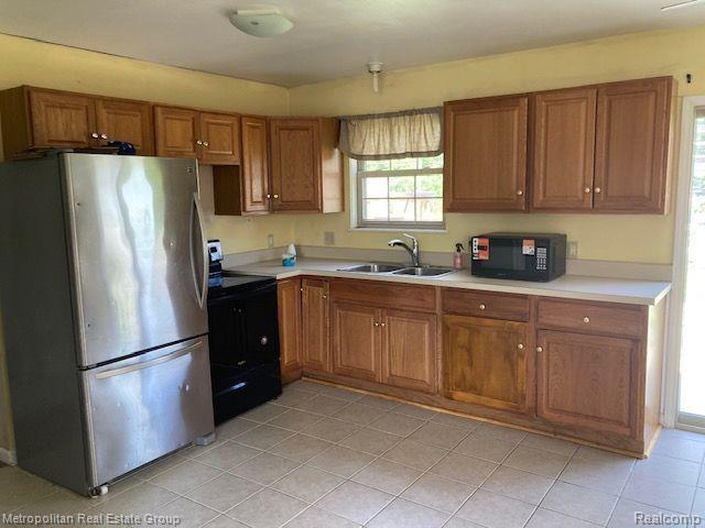 26265 Weigel Road New Boston, MI 48164 - Photo 7 of 21