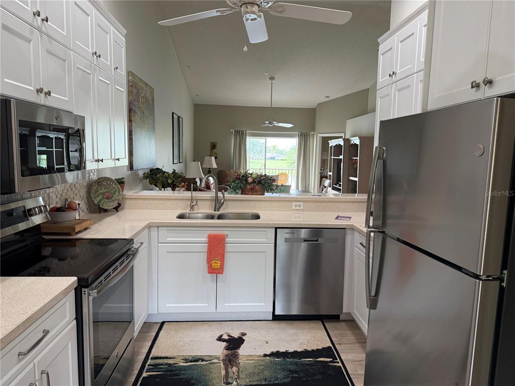 5251 Mahogany Run Avenue, Unit 524 Sarasota, FL 34241 - Photo 13 of 40