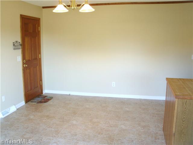 3900 Welcome-Arcadia Road Lexington, NC 27295 - Photo 5 of 16 Dining Room.