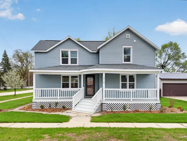 $298,000 | 210 North Farmer Street, Princeton, WI 54968