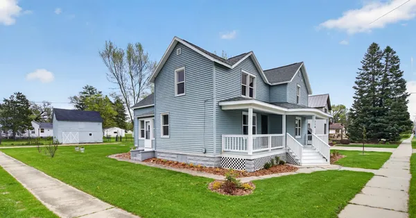 $298,000 | 210 North Farmer Street, Princeton, WI 54968