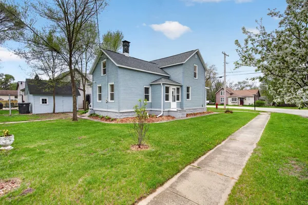 $298,000 | 210 North Farmer Street, Princeton, WI 54968