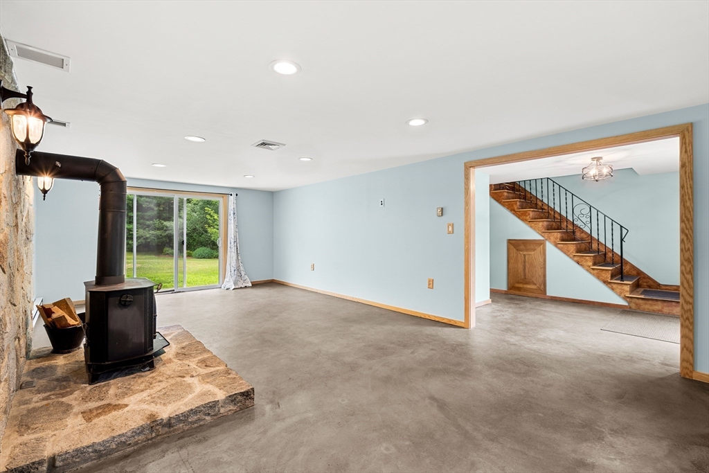 71 Garrison Road Chelmsford, MA 01824 - Photo 21 of 39