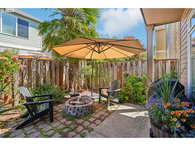 a view of outdoor space yard and patio