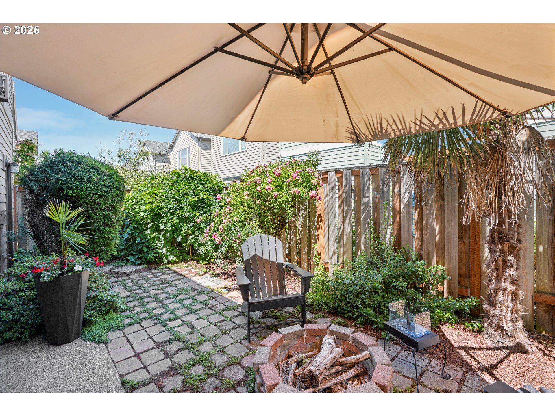20621 Southwest Rosemount Street Beaverton, OR 97078 - Photo 33 of 37 a view of a chair and table in the patio