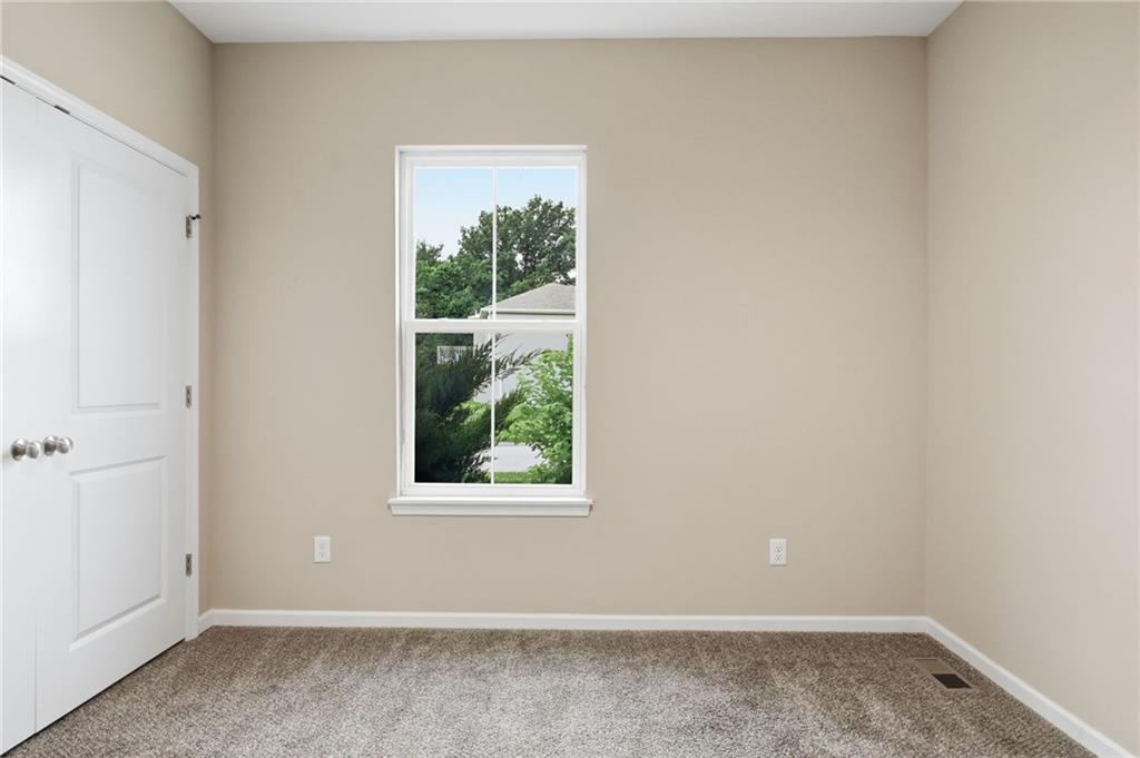 21803 Southcreek Road Peculiar, MO 64078 - Photo 15 of 54