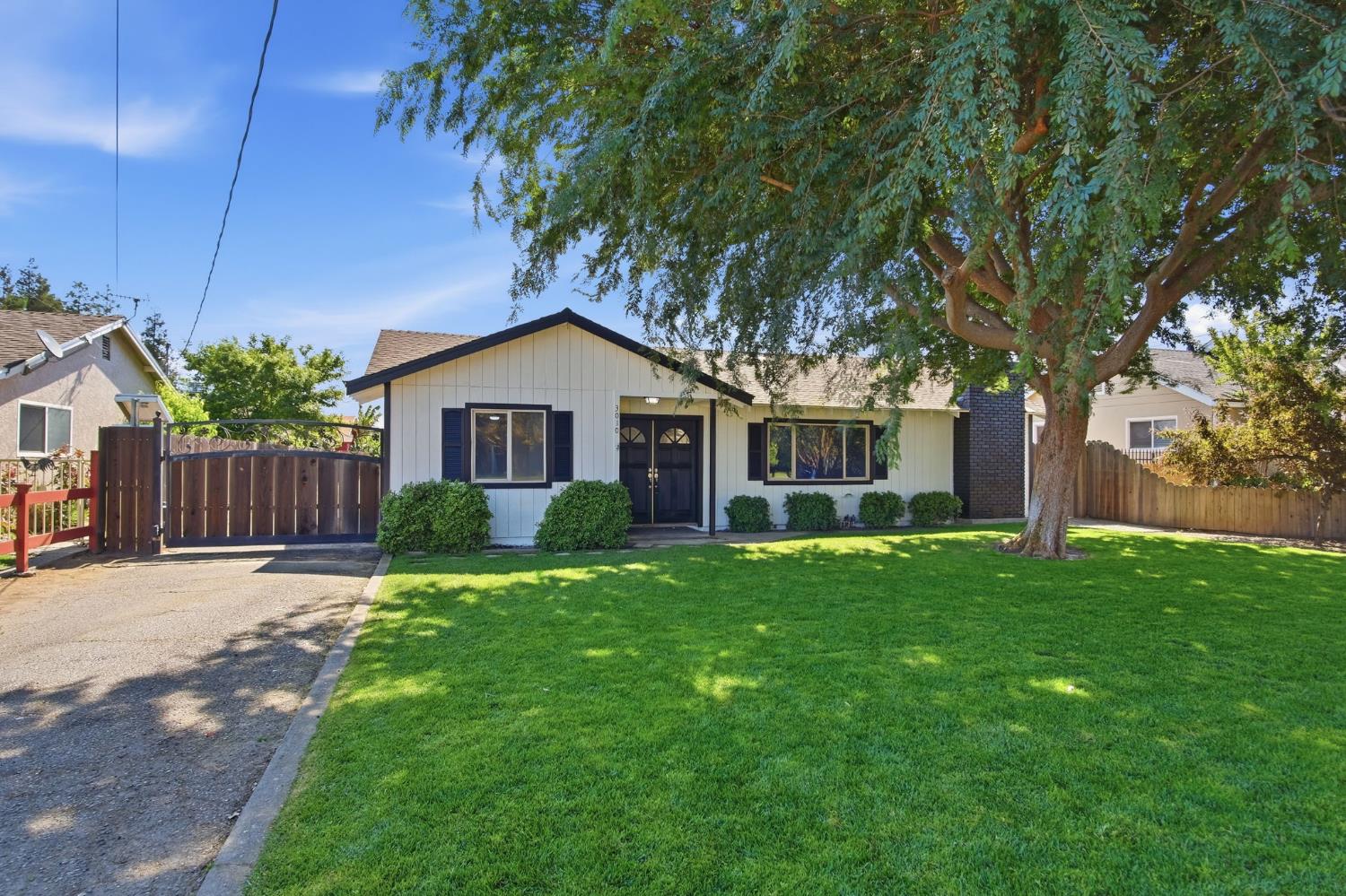 3010 Lester Road Denair, CA 95316 - Photo 3 of 33