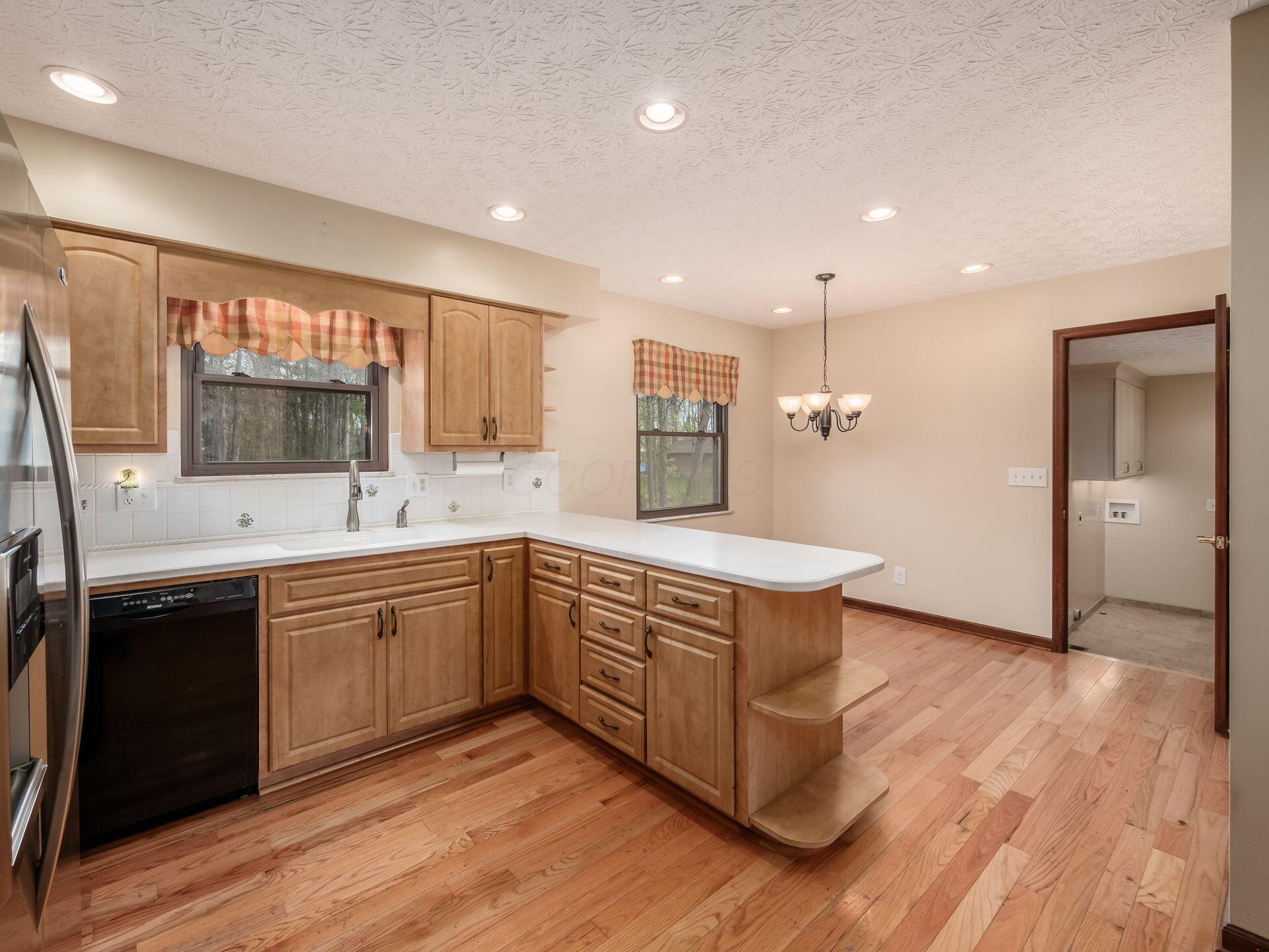 2434 Carriage Road Powell, OH 43065 - Photo 20 of 62