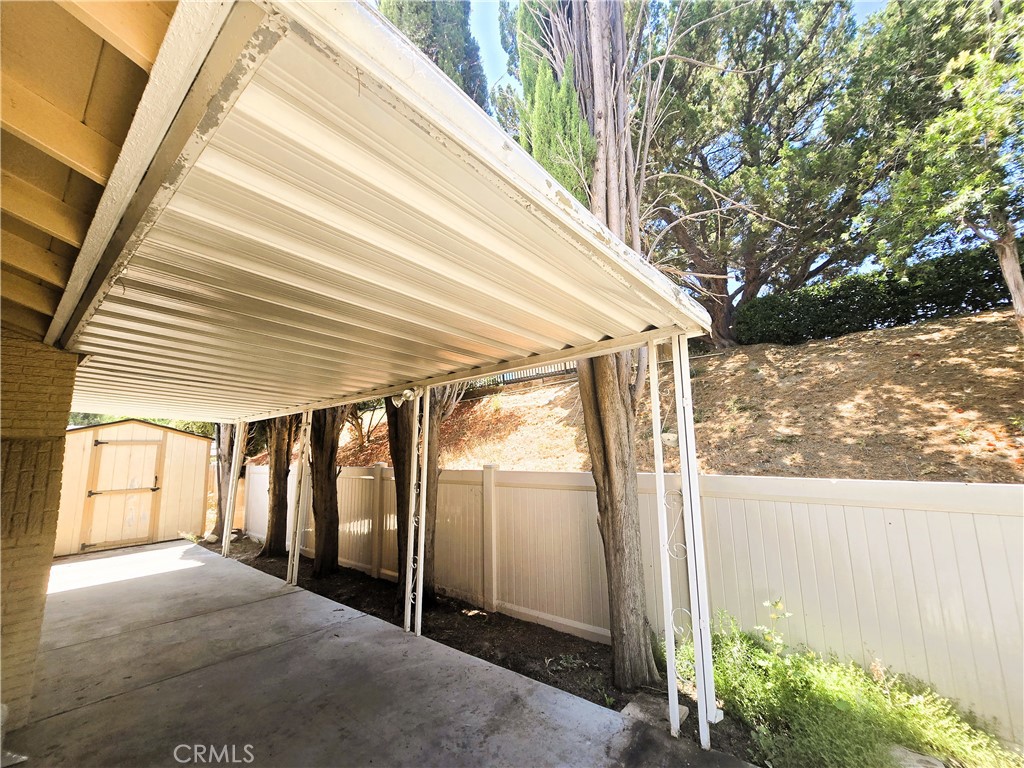 26487 Fairway Circle Newhall, CA 91321 - Photo 21 of 37