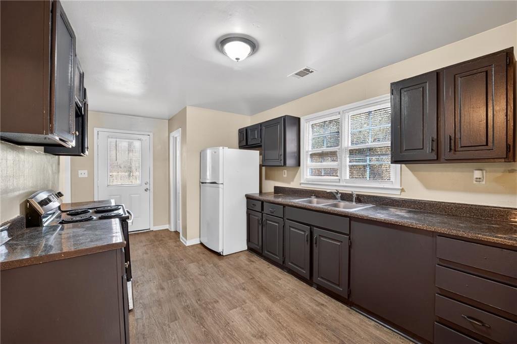 1826 County Line Road Southwest Atlanta, GA 30331 - Photo 17 of 33