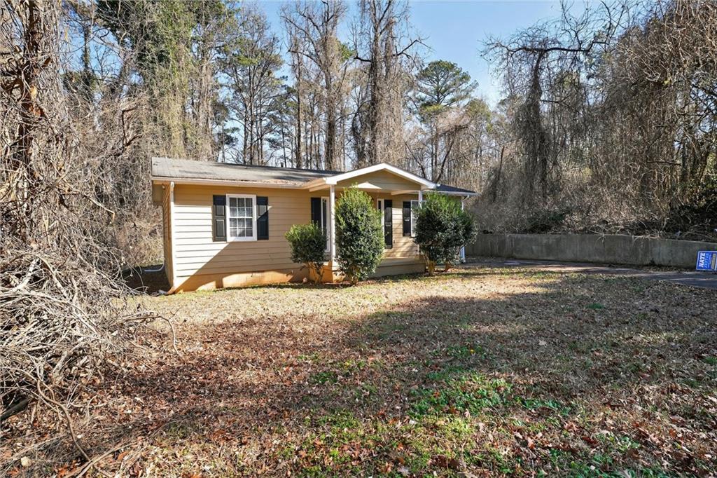 1826 County Line Road Southwest Atlanta, GA 30331 - Photo 3 of 33