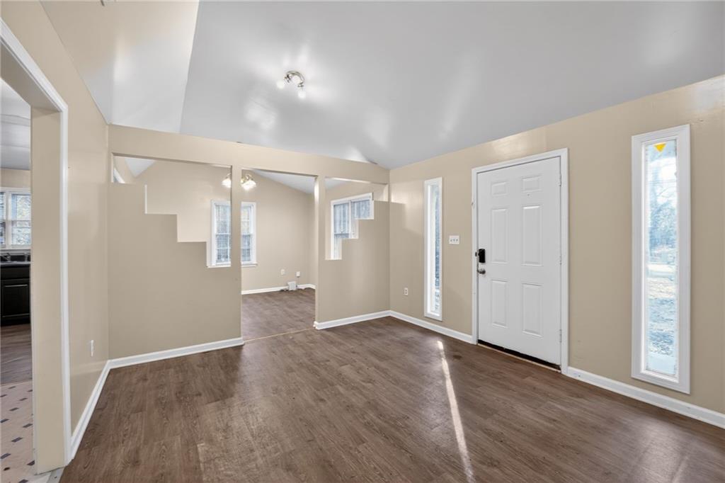 1826 County Line Road Southwest Atlanta, GA 30331 - Photo 6 of 33