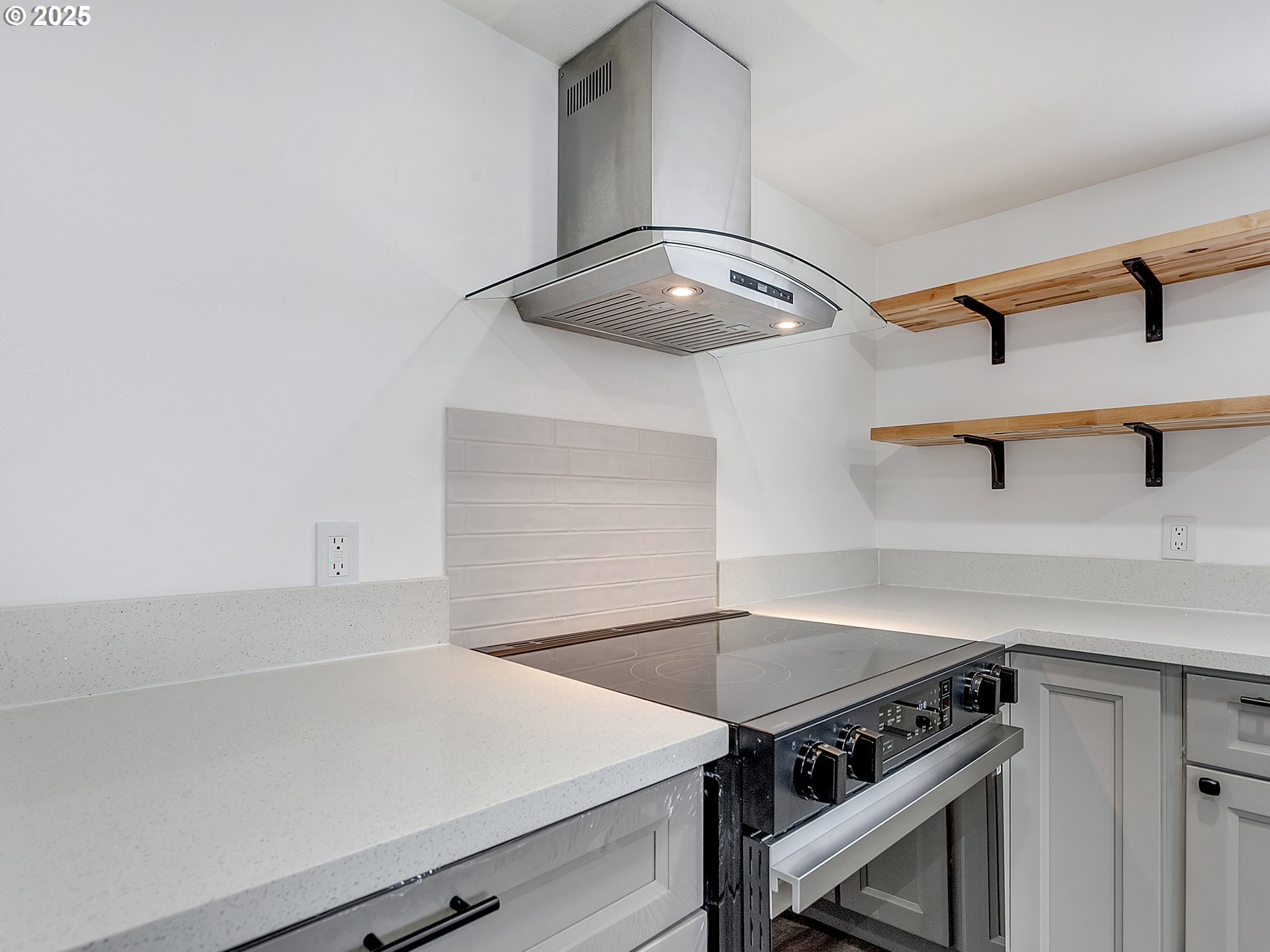 620 Southeast 2nd Avenue Canby, OR 97013 - Photo 13 of 26 Bedroom