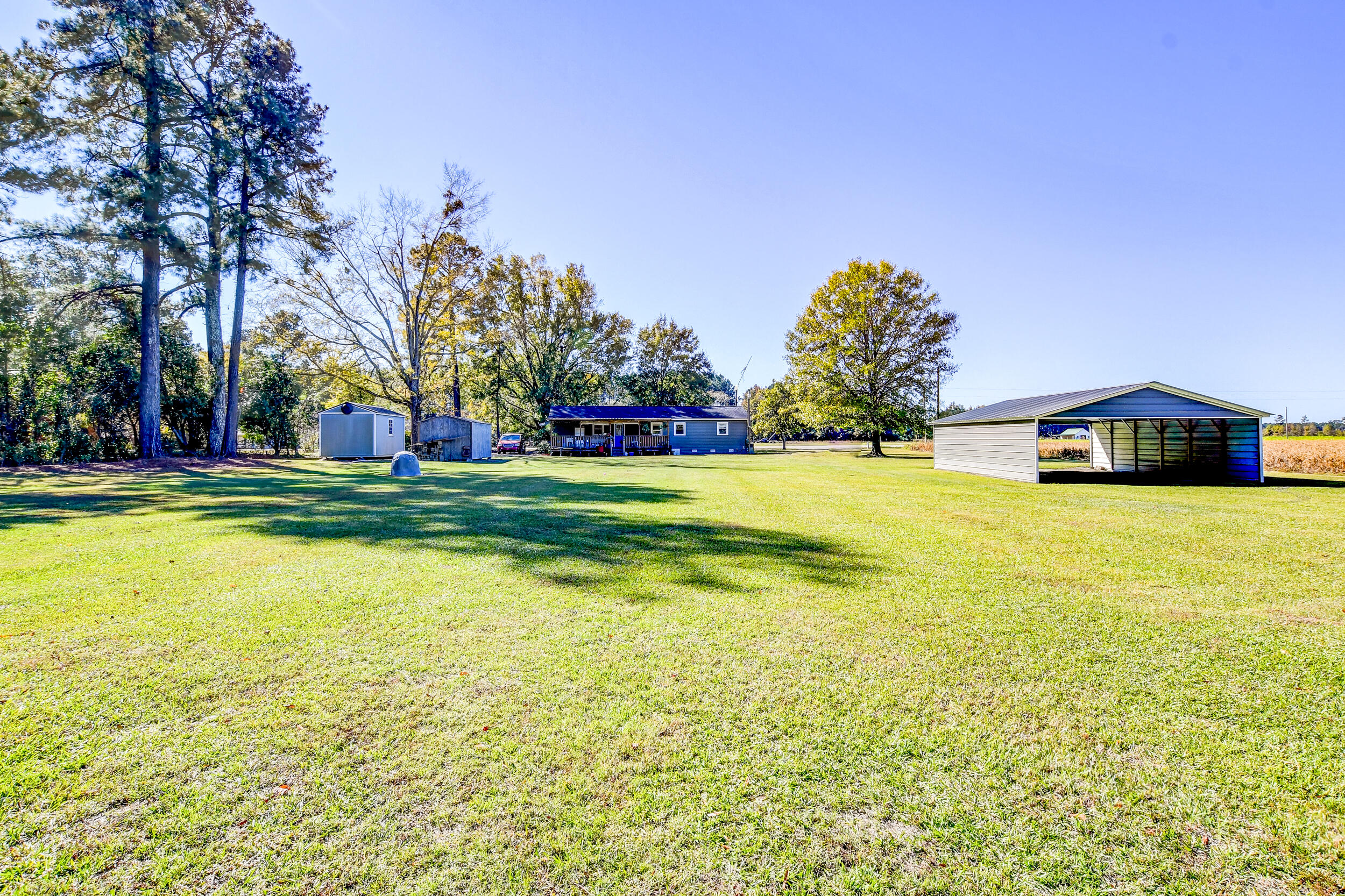 504 Delos Road Kingstree, SC 29556 - Photo 1 of 37 DSC_9558_59_60_61_62