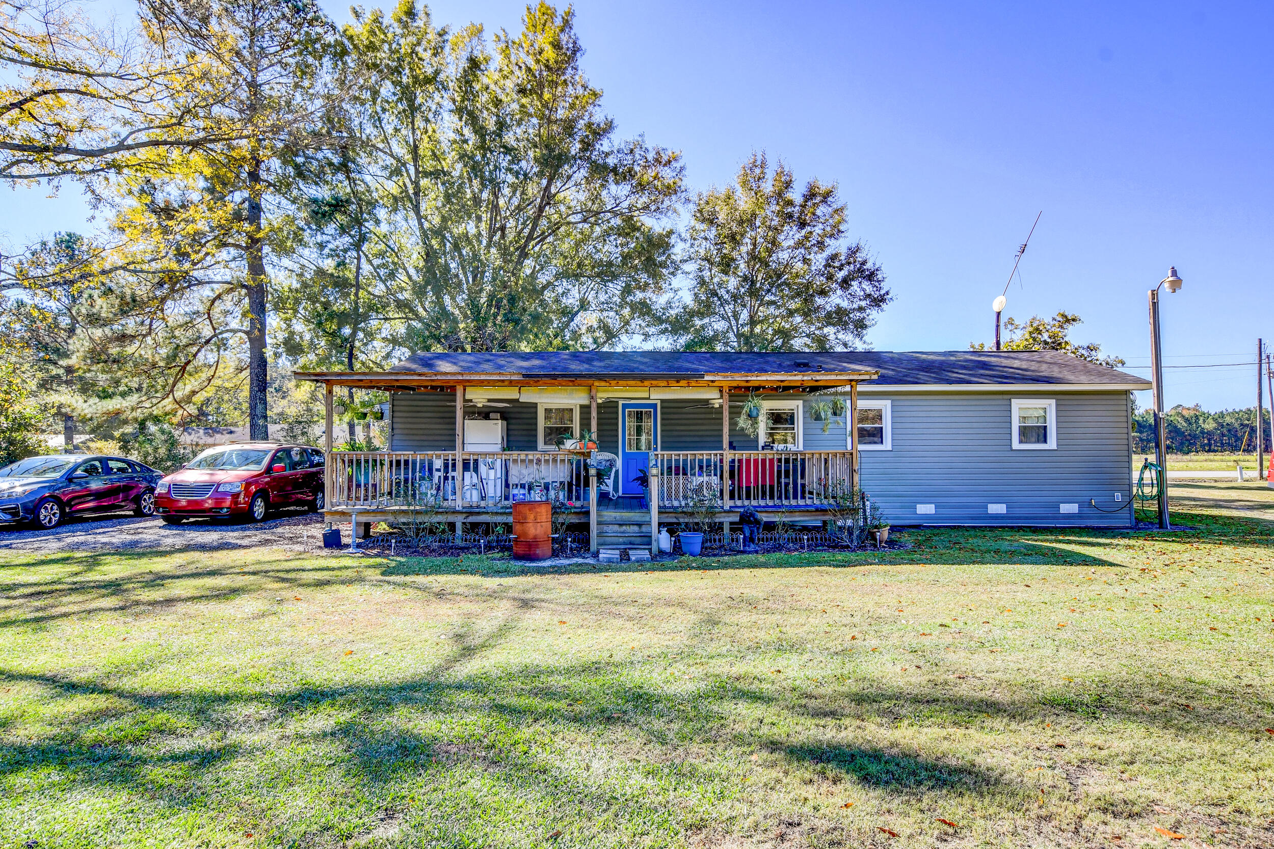 504 Delos Road Kingstree, SC 29556 - Photo 10 of 37 DSC_9568_69_70_71_72