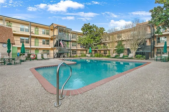 $220,000 | 2704 Whitney Place, Unit 815, Metairie, LA 70002