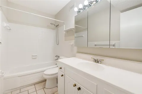 $210,000 | 2704 Whitney Place, Unit 815, Metairie, LA 70002