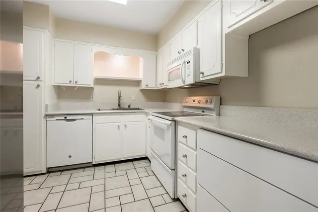 $220,000 | 2704 Whitney Place, Unit 815, Metairie, LA 70002
