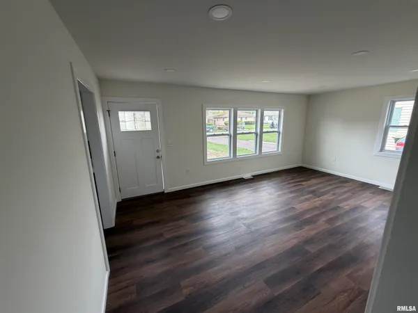 $175,000 | 858 West Superior Avenue, Jacksonville, IL 62650