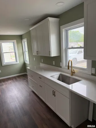 $175,000 | 858 West Superior Avenue, Jacksonville, IL 62650