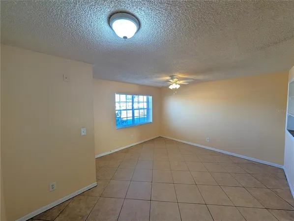 $1,045 | 6415 South Roberts Avenue, Unit 105, Tampa, FL 33616