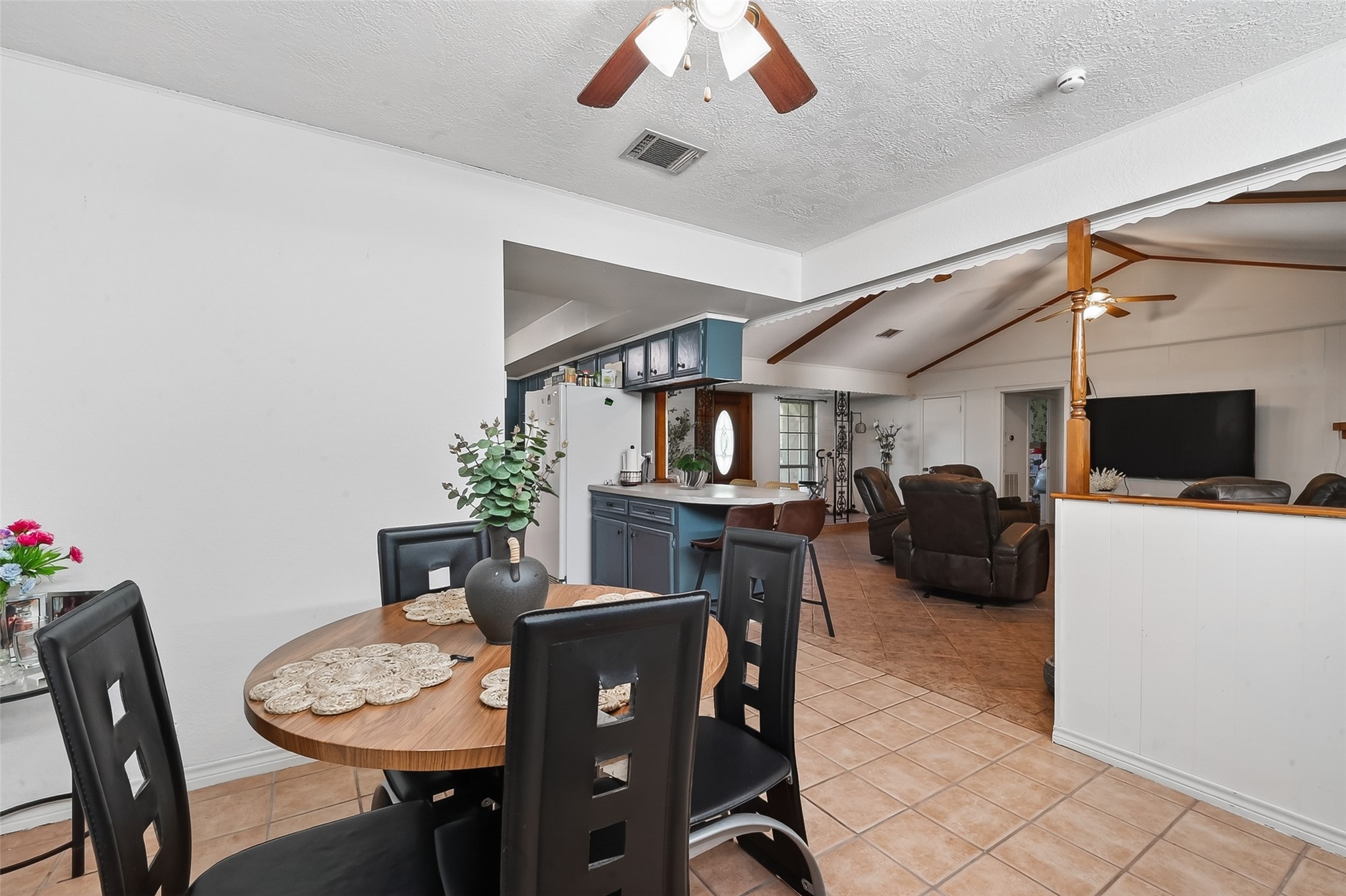 621 Elsbeth Road Channelview, TX 77530 - Photo 10 of 38 a view of a dining room with furniture and a livingroom