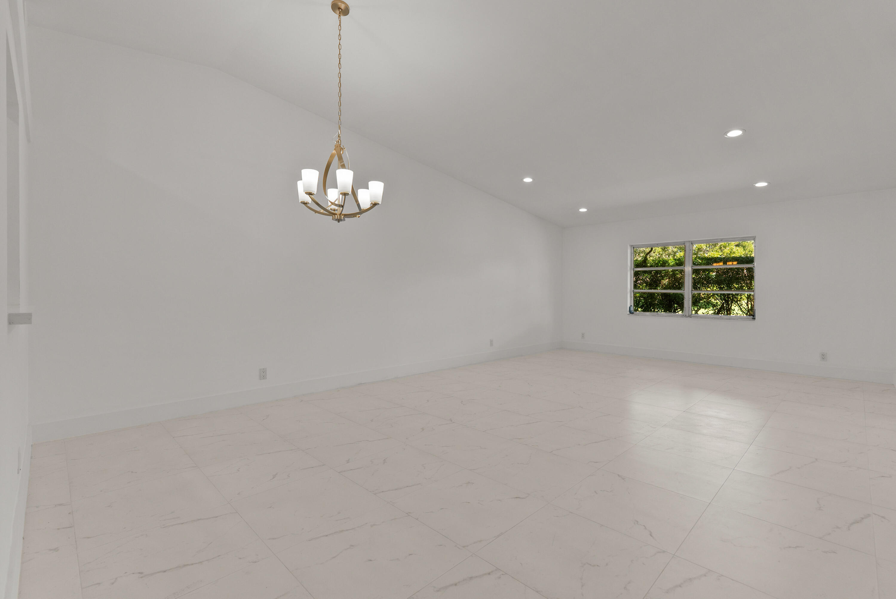 8273 Springtree Road Boca Raton, FL 33496 - Photo 20 of 37 DSC05290